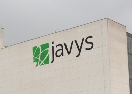 Maľovaný logotyp spoločnosti JAVYS Jaslovské Bohunice, 2022